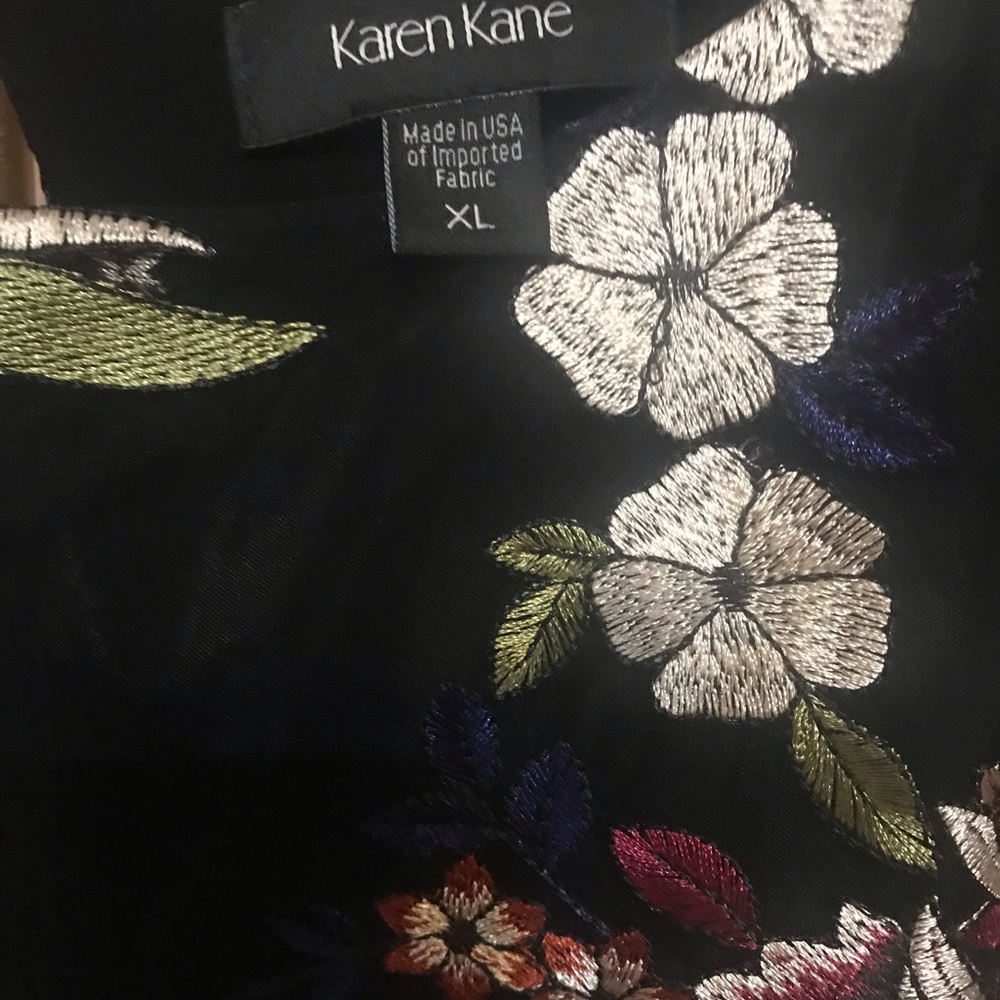 Karen Kane Embroidered Blouse - Picture 3 of 4